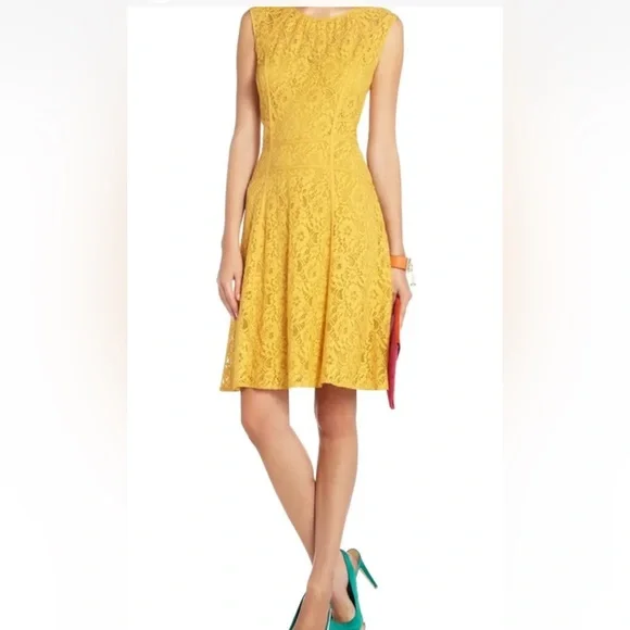 BCBGMAXAZRIA GOLDEN YELLOWISH LACE ALLOVER SHORT DRESS SIZE SMALL